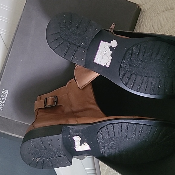 Boots - Picture 3 of 6